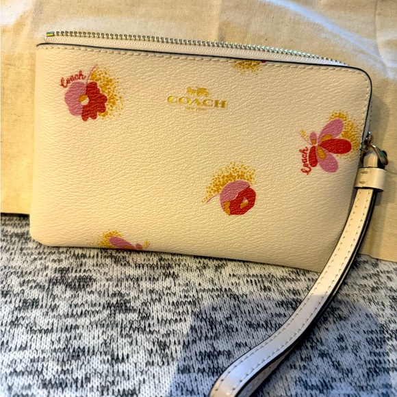 Coach C6045 IM/Chalk  multi Pop Furl leather wristlet. - Picture 3 of 7